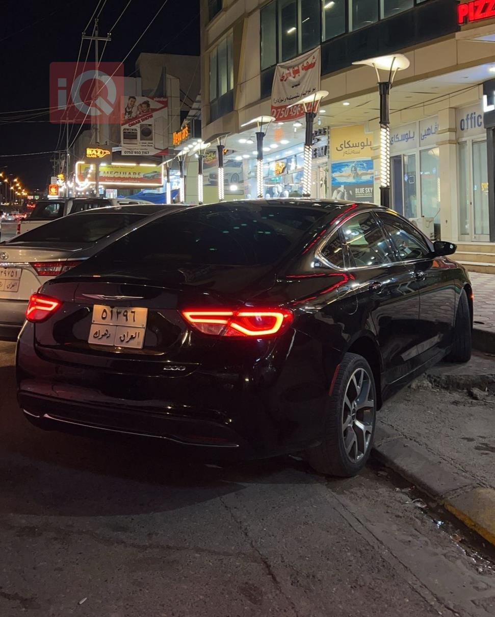Chrysler 200